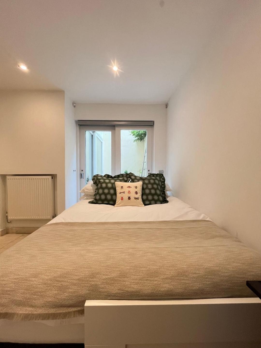Holland Park Hideaway: A Stylish Escape Holiday home