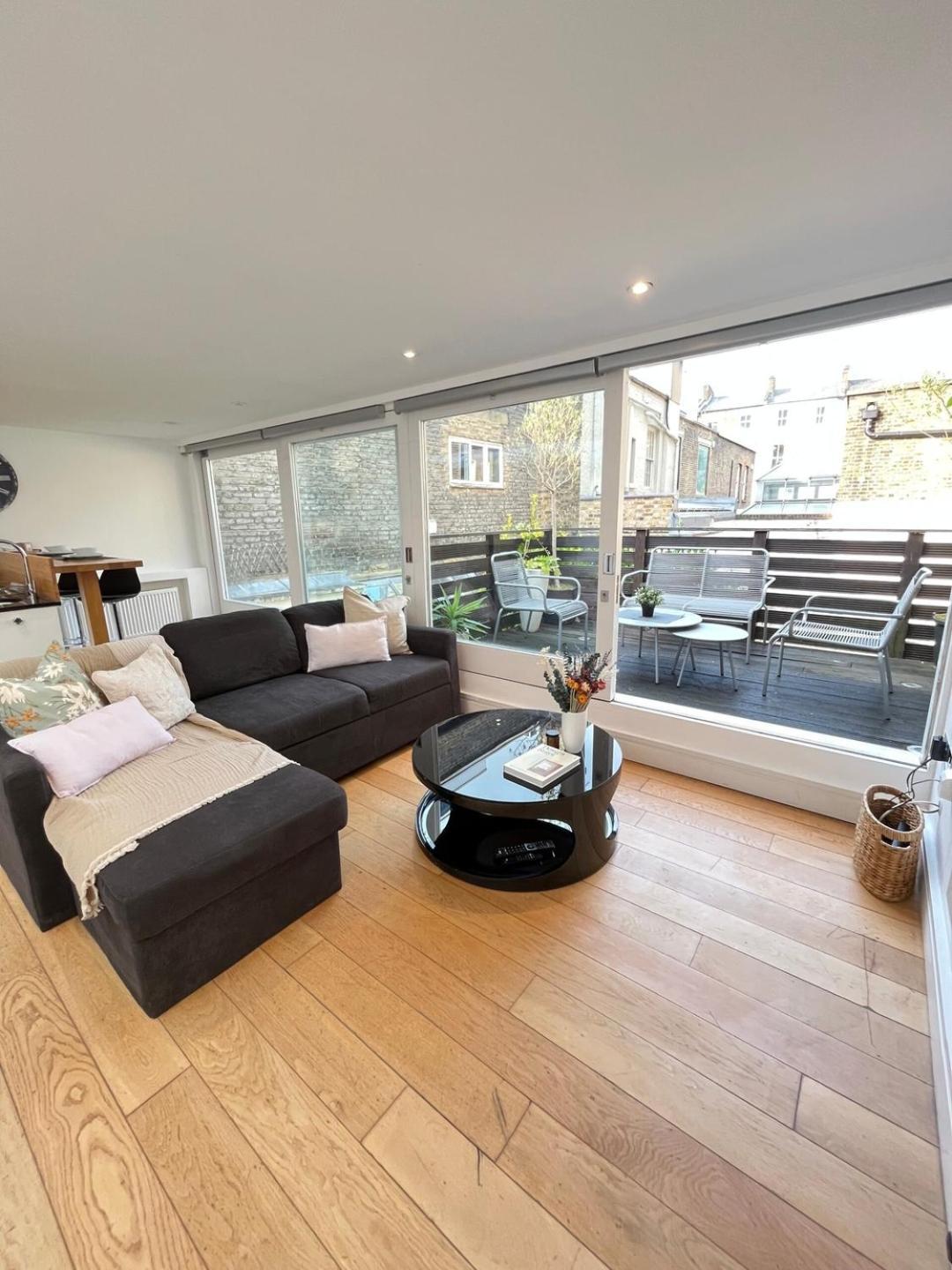 Holland Park Hideaway: A Stylish Escape Holiday home